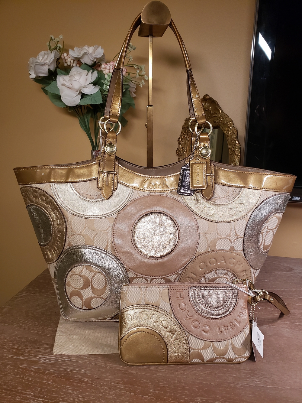 Coach Metallic Poppy OP ART Glam Tote & Wristlet in Gold & Champagne - Picture 16 of 16